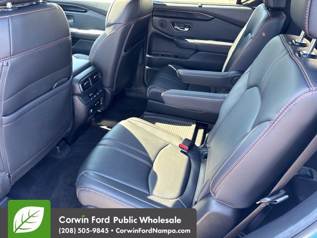Used 2025 Honda Pilot TrailSport image 27