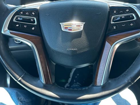 Used 2017 Cadillac Escalade ESV Premium Luxury image 11