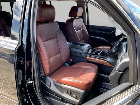 Used 2020 Chevrolet Suburban Premier w/ Premier Plus Edition RWD image 9
