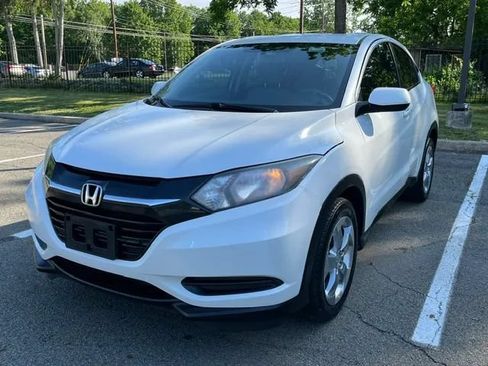 Used 2017 Honda HR-V LX image 11