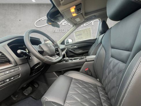 New 2026 Nissan Rogue Platinum image 19