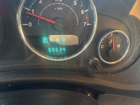 Used 2013 Jeep Wrangler Unlimited Sport image 8