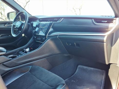 Used 2023 Jeep Grand Cherokee Altitude image 10