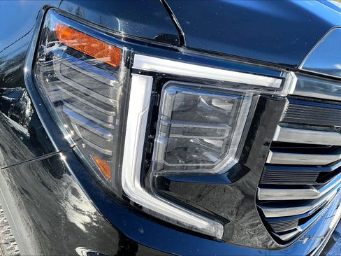 Used 2023 GMC Sierra 1500 AT4 w/ Technology Package image 32