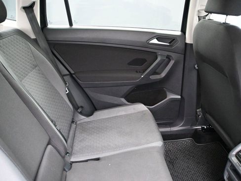 Used 2020 Volkswagen Tiguan S image 19