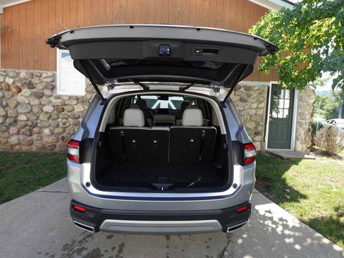 Certified 2025 Honda Pilot Touring image 32