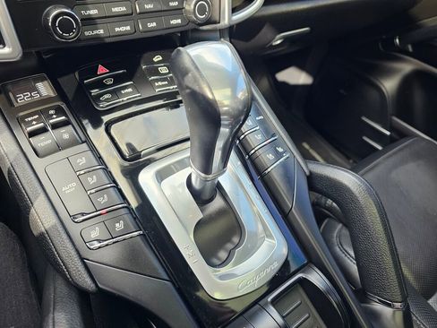 Used 2017 Porsche Cayenne image 27