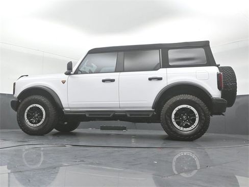 Certified 2023 Ford Bronco Badlands w/ Sasquatch Package image 37