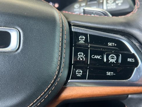 Used 2023 Jeep Grand Cherokee L Summit AWD/4WD image 30
