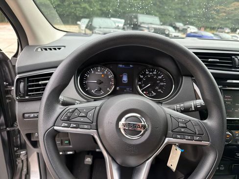 Used 2022 Nissan Rogue Sport S FWD image 24