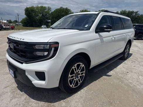 Used 2025 Ford Expedition Max Active AWD/4WD image 1