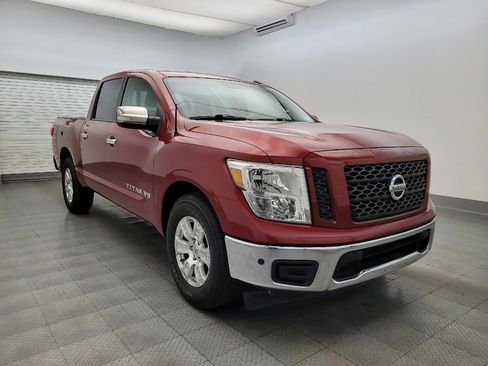 Used 2019 Nissan Titan SV w/ SV Convenience Package image 13