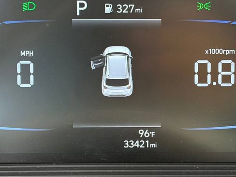 Used 2025 Hyundai Venue SEL FWD image 13