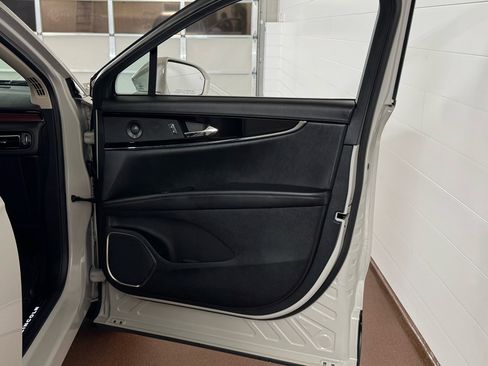 Used 2022 Lincoln Nautilus Reserve w/ Equipment Group 201A image 43