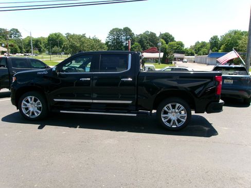 New 2026 Chevrolet Silverado 1500 High Country w/ High Country Premium Package AWD/4WD image 6
