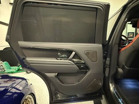 Used 2025 Land Rover Range Rover SV AWD/4WD image 13
