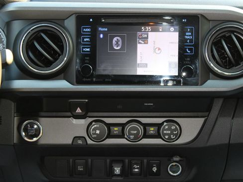 Used 2019 Toyota Tacoma TRD Off-Road RWD image 22