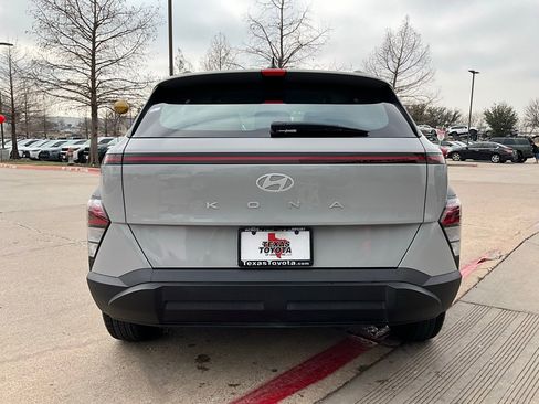 Used 2025 Hyundai Kona SEL image 7