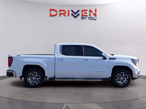 Used 2023 GMC Sierra 1500 SLT w/ SLT Premium Package image 7