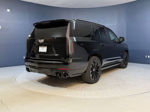 New 2026 Cadillac Escalade V w/ LPO, ONYX Package image 9