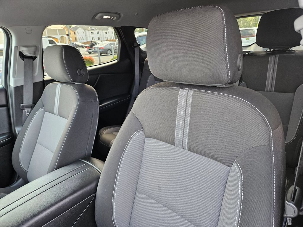 Used 2025 Chevrolet Blazer LT FWD image 19