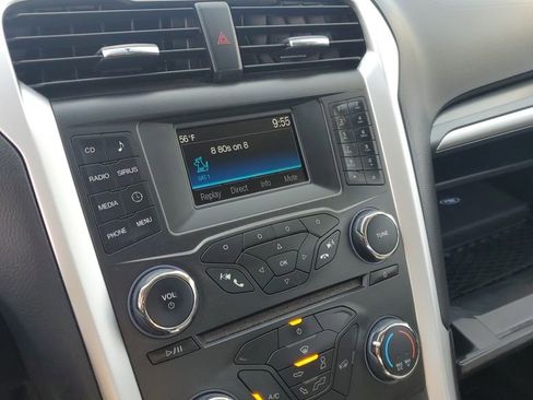 Used 2015 Ford Fusion SE FWD image 14