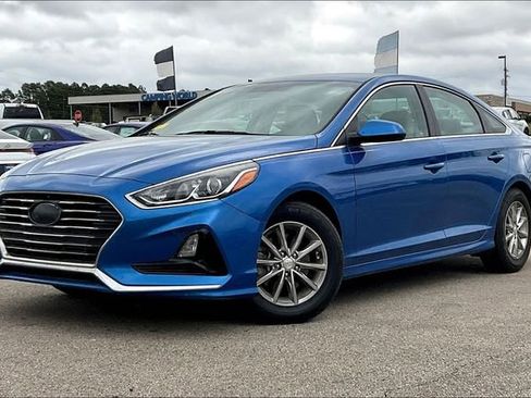 Used 2018 Hyundai Sonata SE image 2