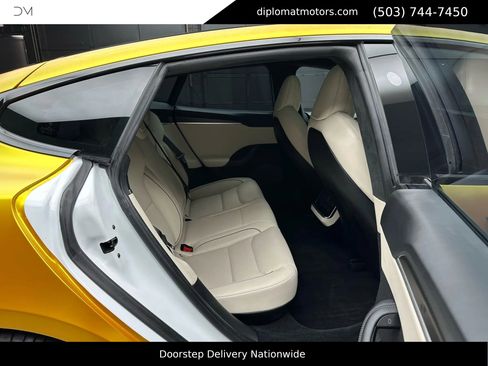 Used 2022 Tesla Model S Plaid image 21