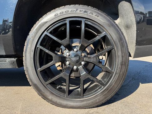 Used 2017 Cadillac Escalade Platinum AWD/4WD image 13