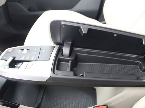 Used 2025 BMW X1 xDrive28i w/ Technology Package image 29