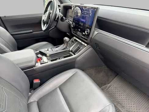 Used 2024 Lexus GX 550 w/ Cold Area Package AWD/4WD image 10