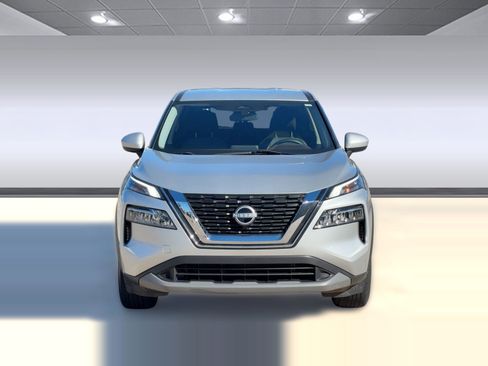 Used 2023 Nissan Rogue SV image 6