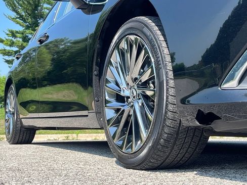 Used 2024 Lexus ES 350 w/ Accessory Package (Z1) FWD image 9
