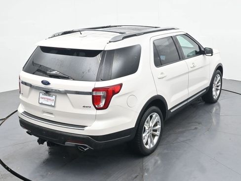 Used 2018 Ford Explorer XLT w/ Equipment Group 202A AWD/4WD image 21