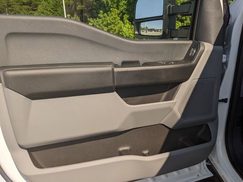 New 2025 Ford F250 XL w/ XL Chrome Package image 13