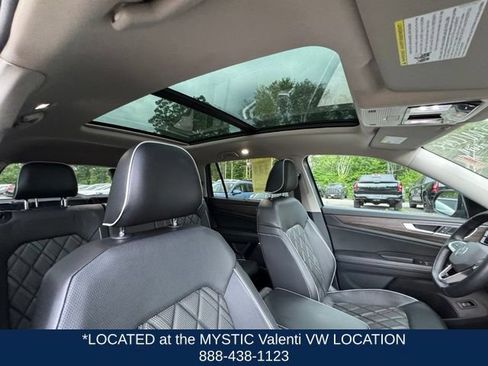 Used 2024 Volkswagen Atlas SEL Premium R-Line AWD/4WD image 29