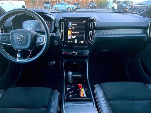 Used 2021 Volvo XC40 T5 R-Design w/ Advanced Package image 15