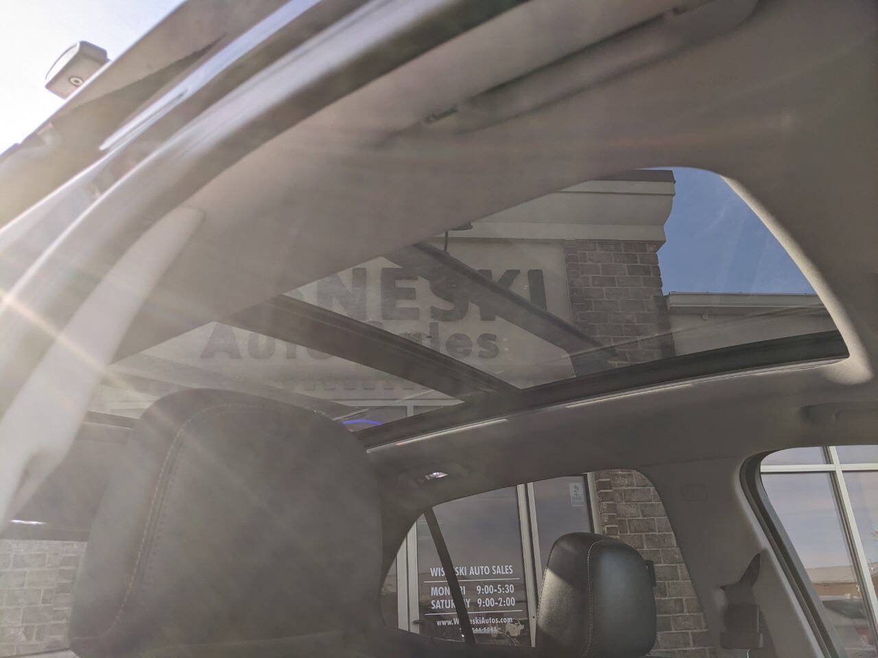 Used 2018 Chevrolet Equinox Premier AWD/4WD image 17