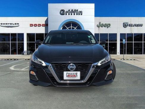 Used 2021 Nissan Altima 2.5 SV image 12