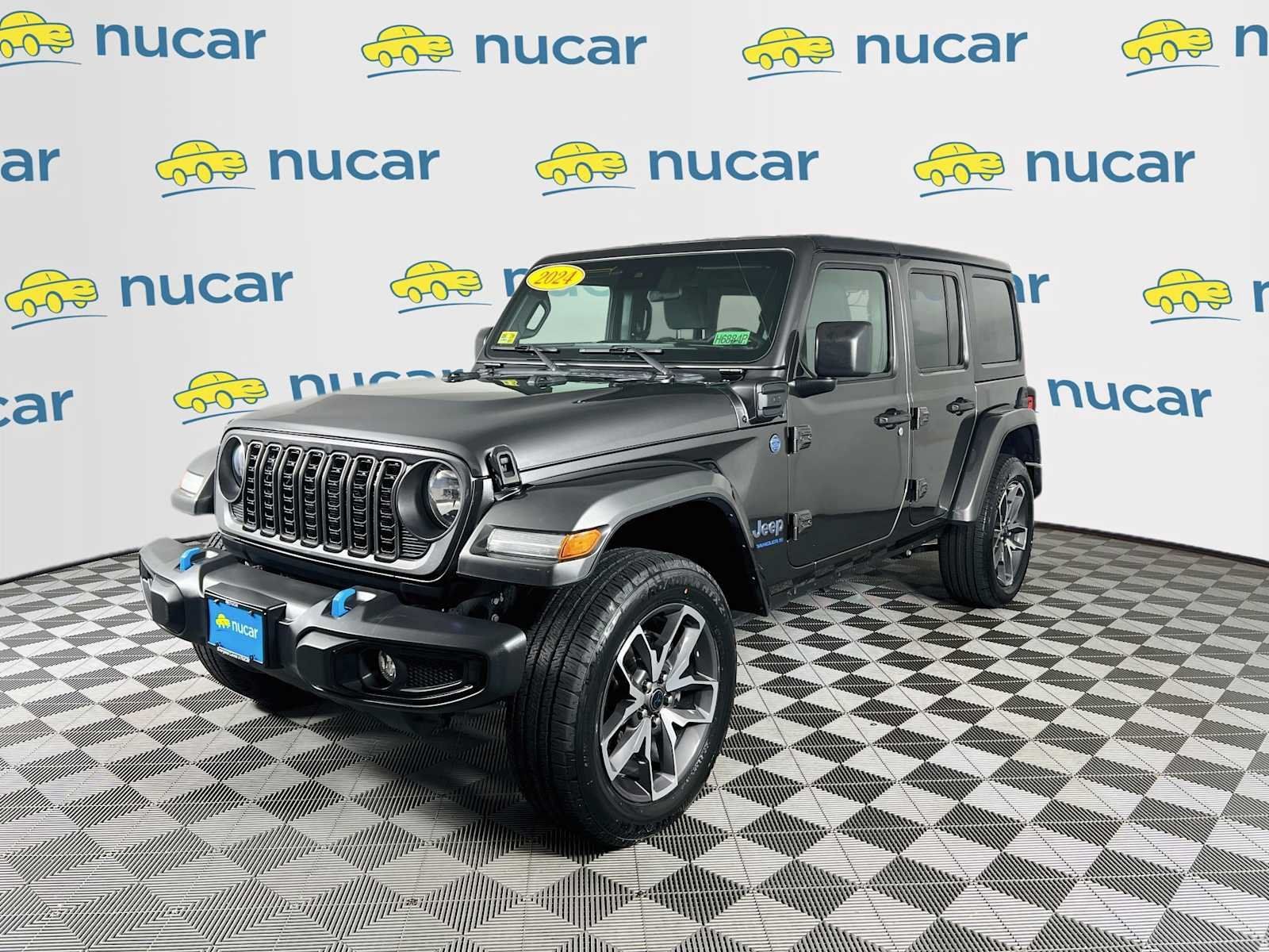 Used 2024 Jeep Wrangler Unlimited AWD/4WD image 3