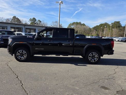 Used 2022 GMC Sierra 2500 AT4 w/ AT4 Premium Plus Package image 2