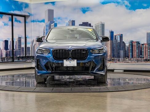 Used 2025 BMW X4 M40i AWD/4WD image 3