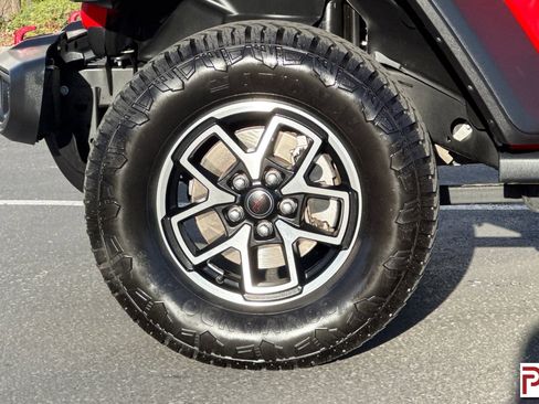 Used 2024 Jeep Wrangler Unlimited Rubicon AWD/4WD image 32