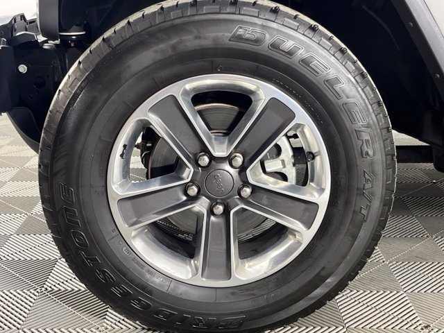 Used 2018 Jeep Wrangler Unlimited Sahara AWD/4WD image 10