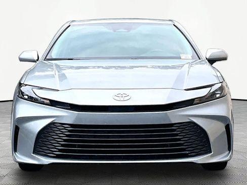 Used 2025 Toyota Camry LE FWD image 4
