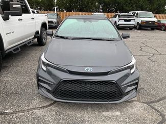 Used 2025 Toyota Corolla SE video 2