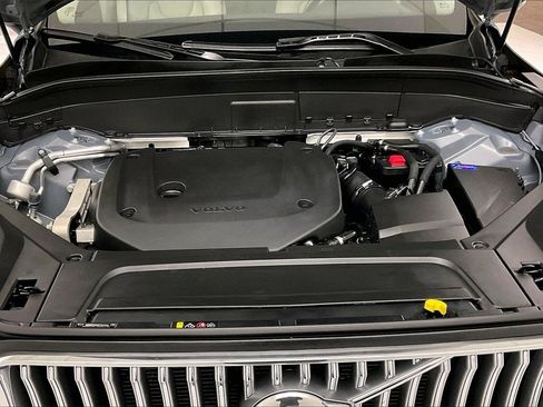 Used 2023 Volvo XC90 B6 Plus image 24