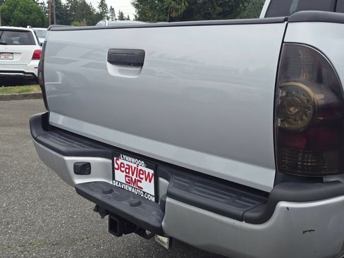 Used 2011 Toyota Tacoma 4x4 Double Cab w/ TRD Sport Pkg w/JBL Audio image 13