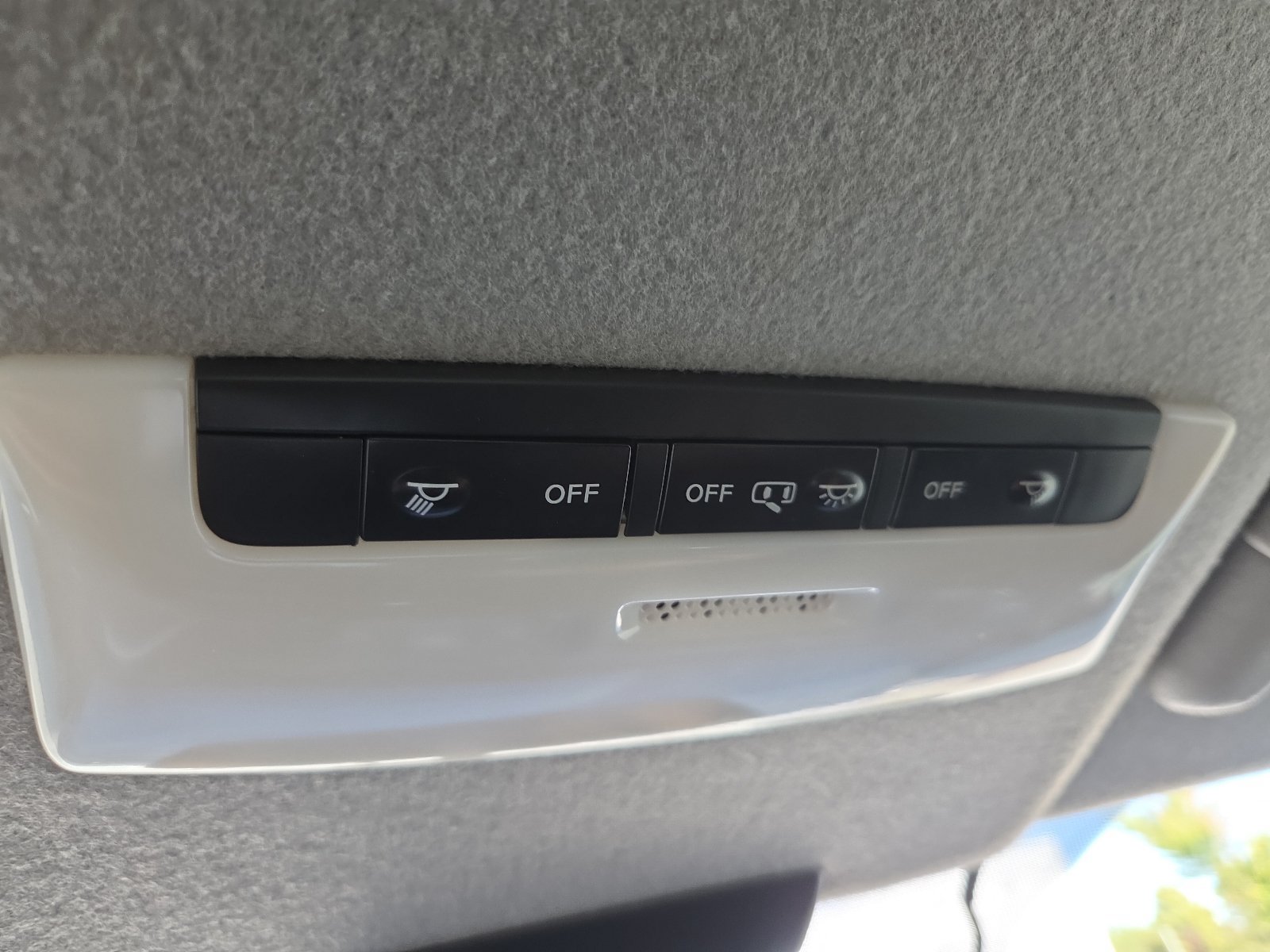 Used 2023 Nissan Kicks SV w/ Interior Electronics Package FWD image 20