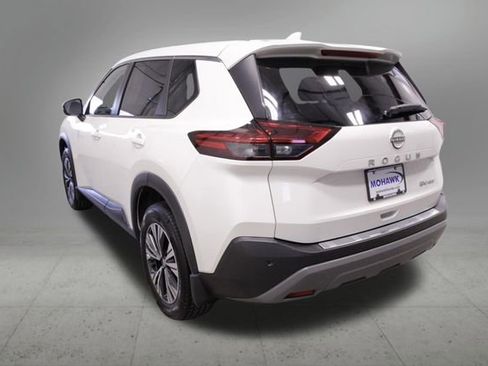 Used 2023 Nissan Rogue SV AWD/4WD image 3